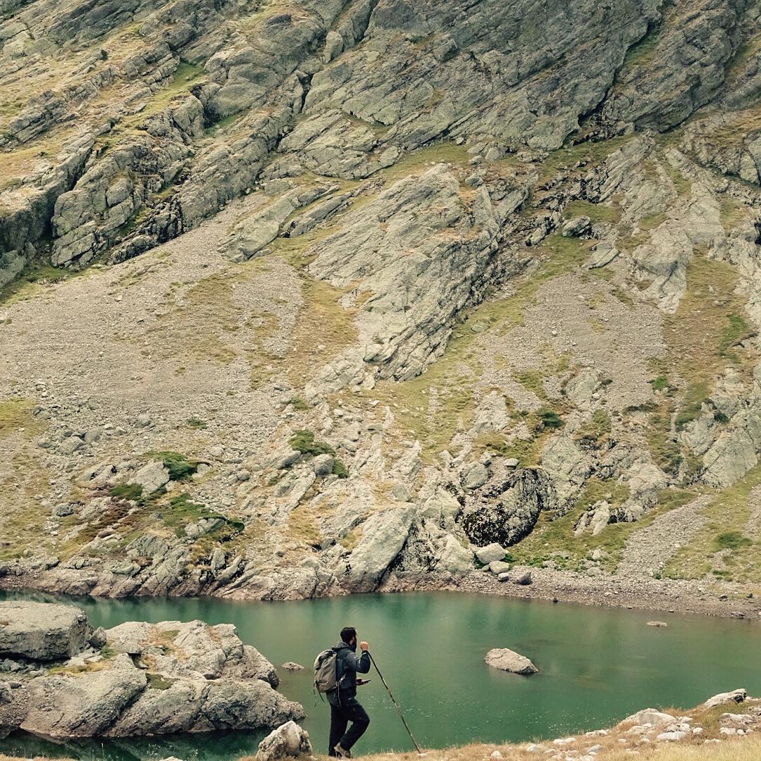 Donde emana hago la rana. Baños a 2000m. Curavacas