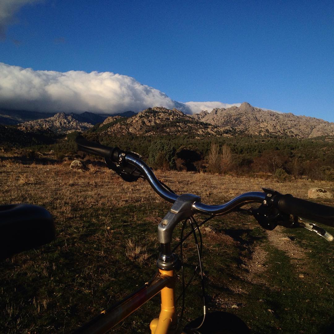 en un rato tendremos el invierno sobre nosotros. buena noche para probar el re-relleno de pluma en el saco. Gracias a @plumaslascruces