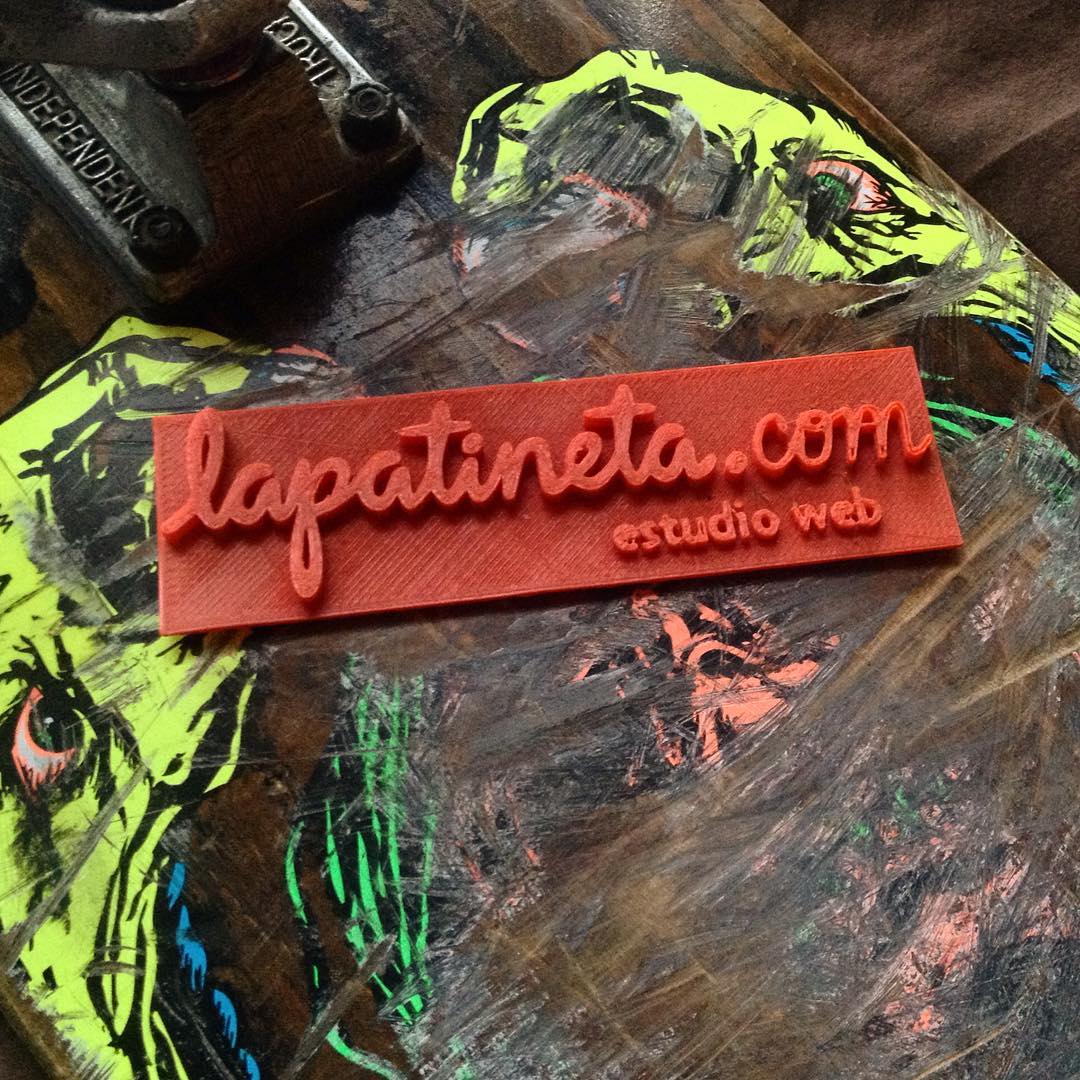 Disfruto teniendo un curro libre, nomadista y creativo. Y aunque noto que mi cuerpo cada día tira con mas fuerza a la Nature entiendo las necesidades del Siglo XXI y estoy encantado de poder ayudar a personas a comunicar su mensaje en el ciberespacio :) aquí me tienen si me necesitan — soluciones online: raul@lapatineta.com