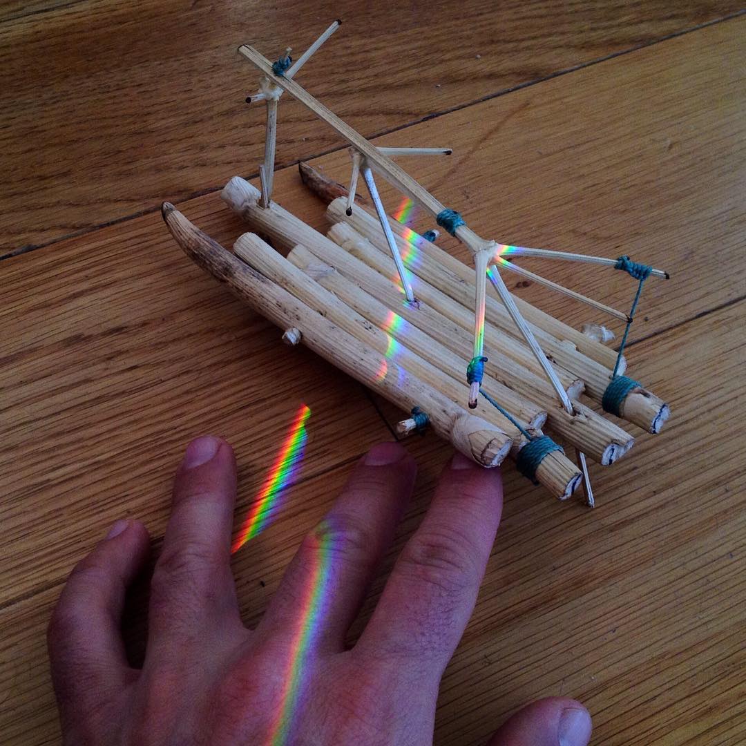 El cardo corredor es un fantástrickpop material para construcción de maquetas, os lo recomiendo. En este caso: balsa pizzera