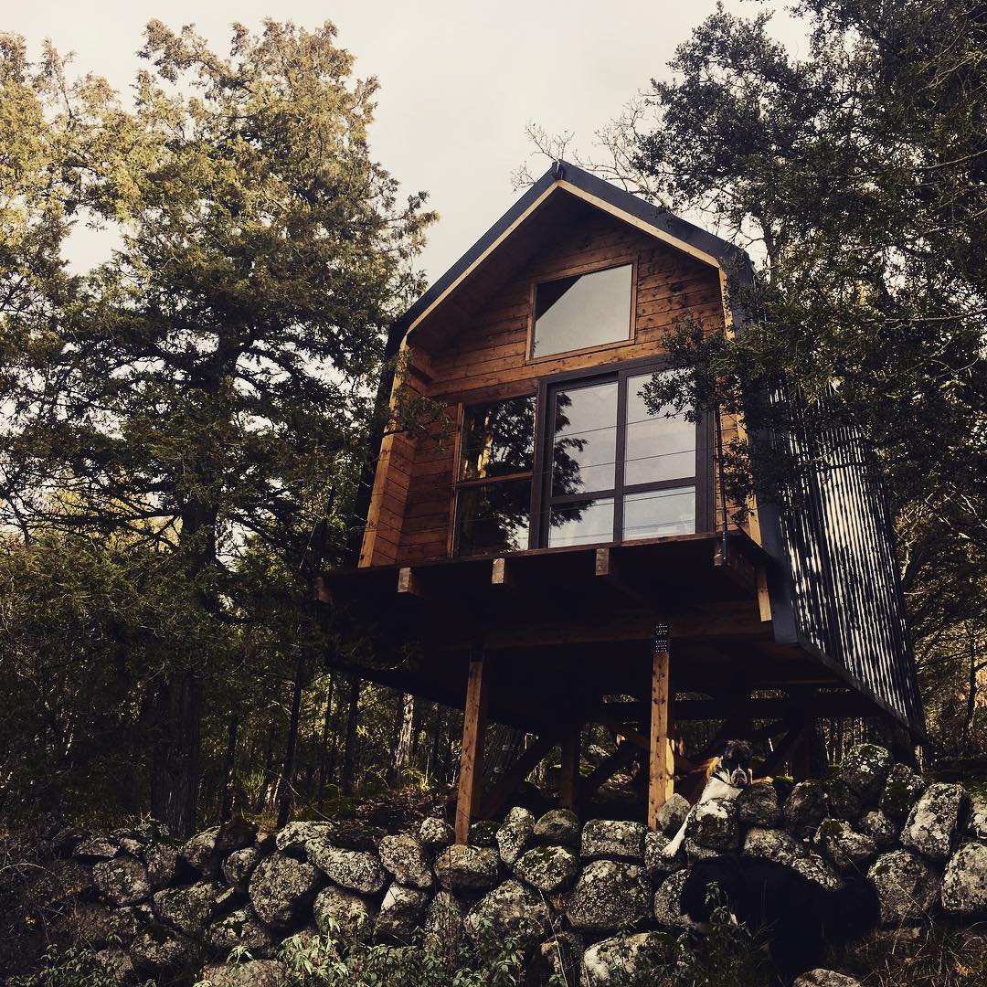 Enhorabuena a @oneherrero & bros por tan cálido proyecto!

Punto de energía e inspiración en medio de un antiguo sabinar. Puedes seguir la cabin en @borealsong 
Gracias a @paulameis por el silbidín :)