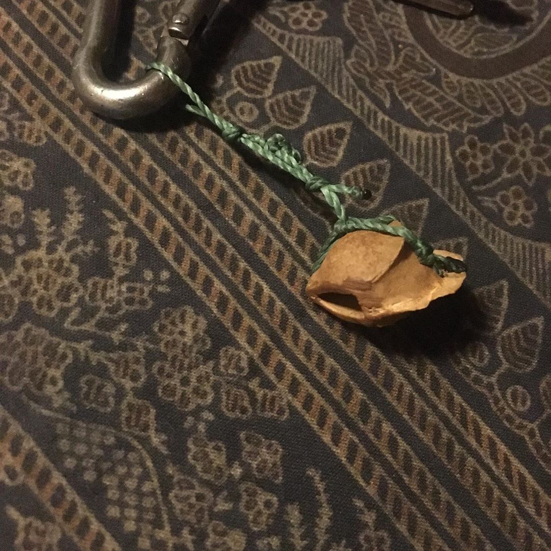 silbato hueso albaricoque. al llavero